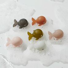 Load image into Gallery viewer, Sunnylife Bath Squirters - Whale