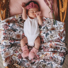 Load image into Gallery viewer, Snuggle Hunny Australiana Organic Muslin Wrap