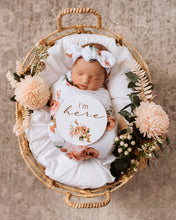 Load image into Gallery viewer, Snuggle Hunny Rosebud & Pink Sand Reversible Milestone Cards