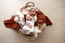 Load image into Gallery viewer, Snuggle Hunny Rosebud Baby Jersey Wrap &amp; Topknot Set
