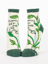 Load image into Gallery viewer, Blue Q Ankle Socks - Plants Get Me.
